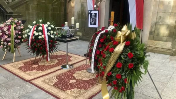 Artyści i krakowianie żegnają Jacka Zielińskiego. Trwają uroczystości pogrzebowe 