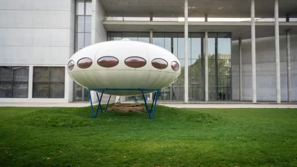 Chciał zyskać sławę. Przemycił do muzeum własny obraz 