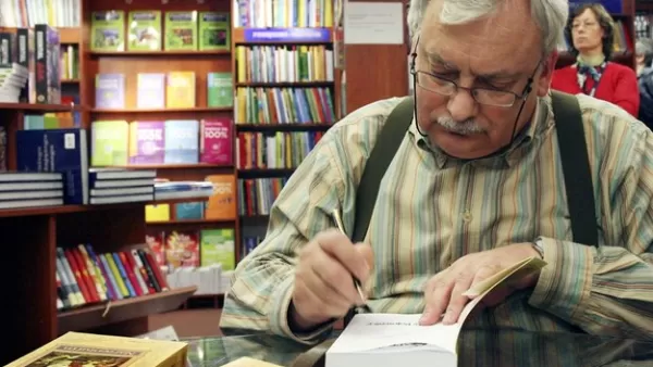 Sapkowski o "Rozdrożu kruków": cykl wiedźmiński został zamknięty; wybrałem inną drogę - młodość Geralta