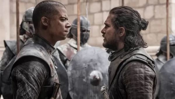 Stroje i rekwizyty z serialu „Gra o tron” w październiku trafią na aukcję