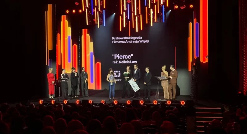 „Pierce” (reż. Nelicia Low) z Krakowską Nagrodą Filmową Andrzeja Wajdy Mastercard OFF CAMERA 2025!