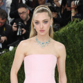 Amanda Seyfried zdradziła, że nauczyła się grać na górskich cymbałach, by zagrać Joni Mitchell