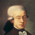 Ukradziono ponad 200 miniaturowych pozłacanych figurek Mozarta