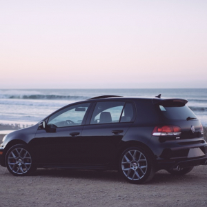 Czym się kierować kupując ubezpieczenie samochodu OC i AC?