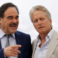 Michael Douglas i Willem Dafoe w nowym filmie Olivera Stone’a