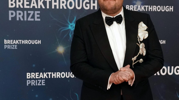 James Corden wyznał, że nagrywa swój program w bieliźnie wyszczuplającej