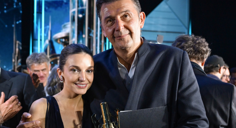 „Przez ścianę" Macieja Sobieszczańskiego otrzymał Złote Lwy dla najlepszego filmu podczas sobotniej gali zamknięcia 51. Festiwalu Polskich Filmów Fabularnych w Gdyni