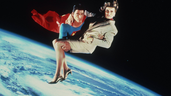 Peleryna Supermana sprzedana za 200 tys. dolarów