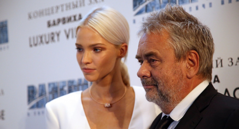 Sasha Luss zabija nie tylko urodą