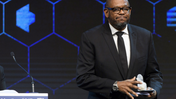 Forest Whitaker jako Desmond Tutu