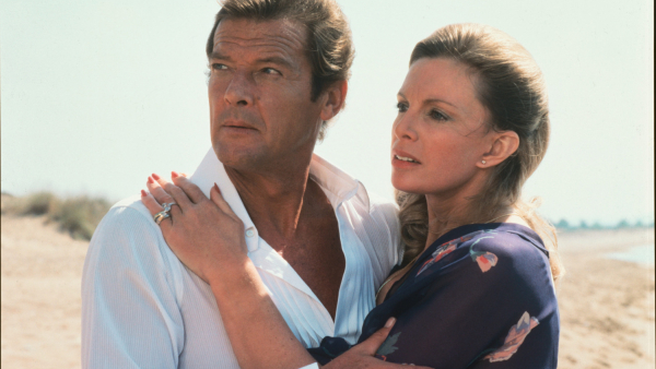 7 filmów o Bondzie z Rogerem Moore`em – najstarszym agentem 007 i wielbicielem Daniela Craiga