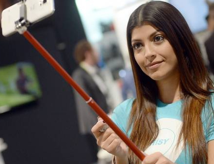 Koniec z selfie na festiwalach? Organizatorzy wprowadzają zakazy