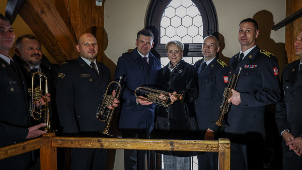 Hejnaliści z wieży mariackiej mają nowe trąbki