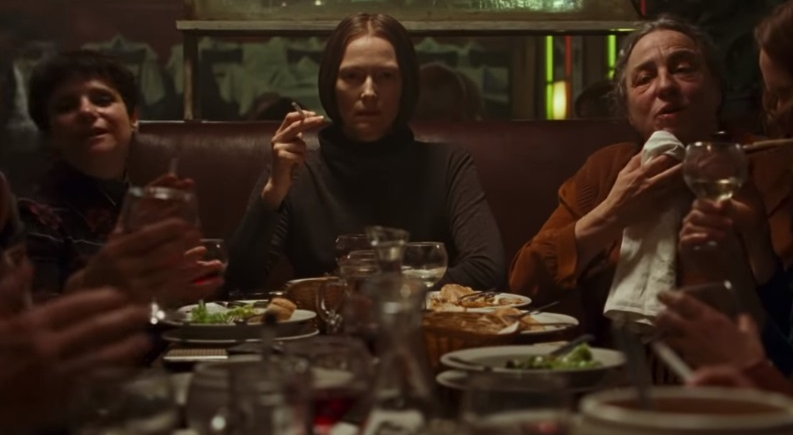 "Suspiria": Premiera horroru już w piątek. Dakota Johnson i Tilda Swinton zachwycają!