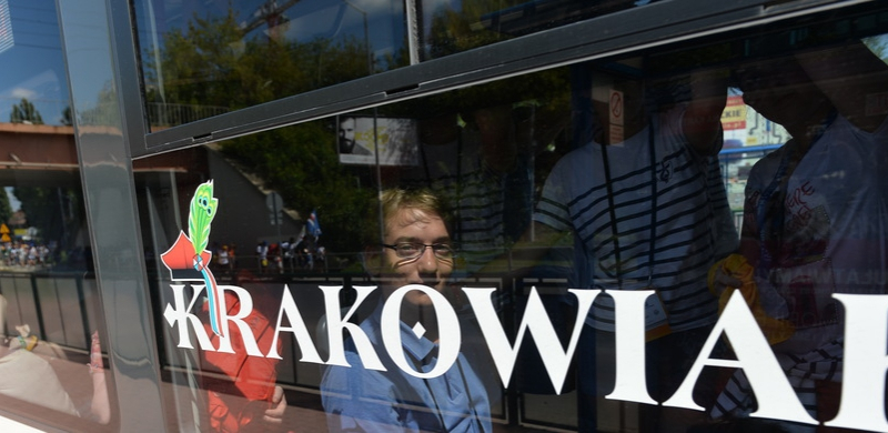 Po ŚDM krakowianie jeżdżą "Papal tram" do pracy. Turyści - z ciekawości  