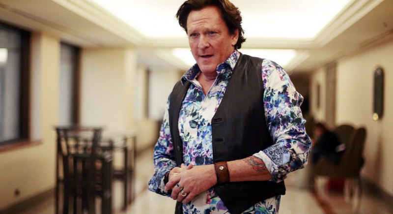 Michael Madsen odtworzył słynną scenę odcinania ucha z „Wściekłych psów”