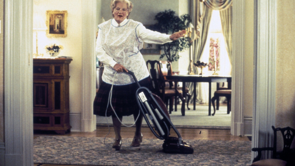 Reżyser filmu „Pani Doubtfire” potwierdza, że istnieje pikantna wersja tej komedii