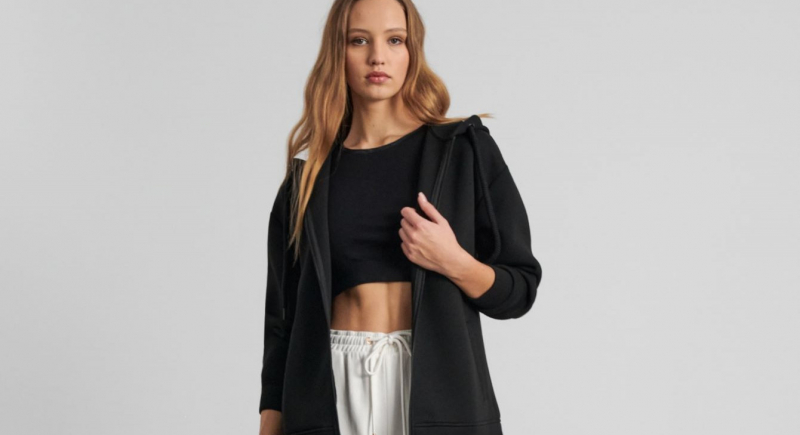 Rozpinane bluzy damskie – jak znaleźć model idealny dla siebie?