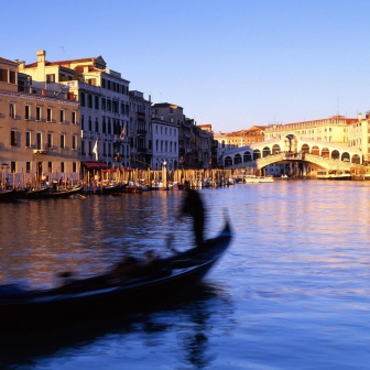 Bezpłatne lekcje angielskiego na lotnisku w Wenecji