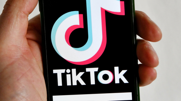  Na TikToku popularność zyskują fałszywe materiały wideo. Dotyczą wojny w Ukrainie