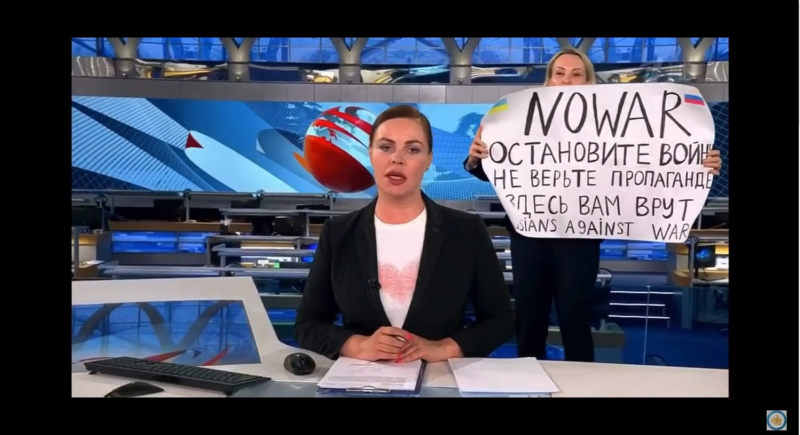Rosyjska dziennikarka protestuje w telewizji. Teraz Marina Owsiannikowa zaginęła