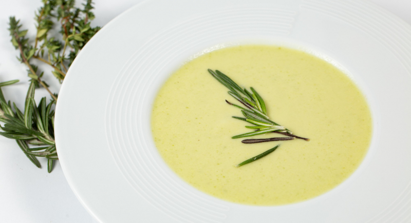 Sezon na zupy krem – lekkie, aromatyczne i sycące