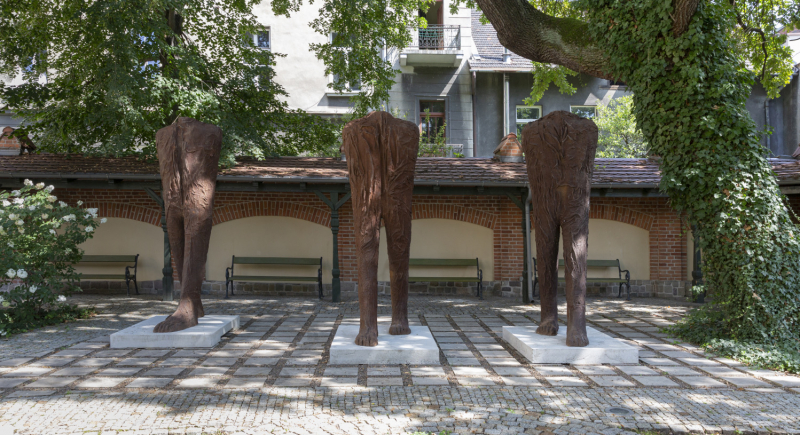 Nowa rzeźba Abakanowicz w Muzeum Narodowym w Krakowie. Posłuchajcie rozmowy!