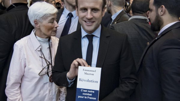 Emmanuel Macron - z literaturą za pan brat