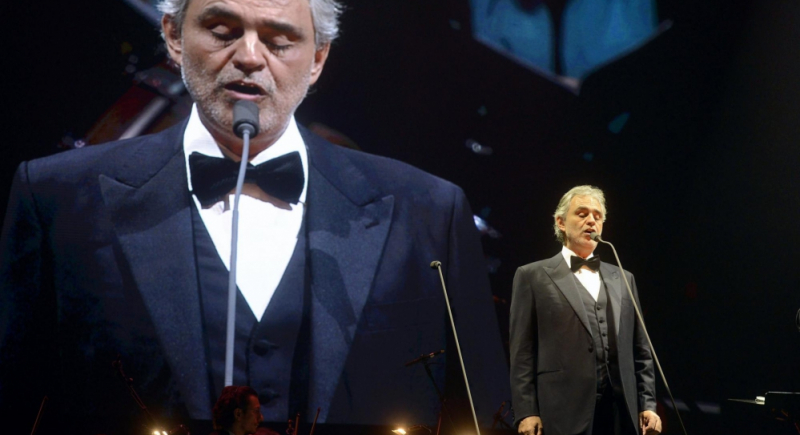 Andrea Bocelli ma prezent dla swoich fanów 