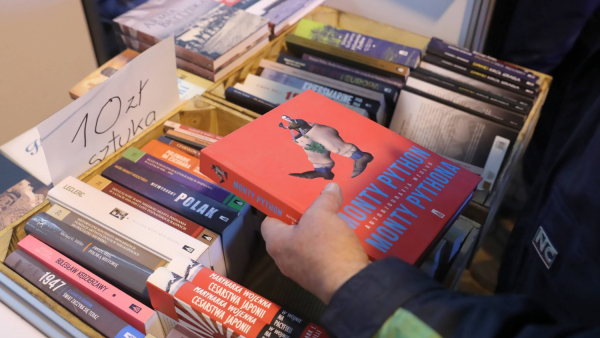 Polacy są coraz mniej kulturalni, rzadziej wyjeżdżają i ćwiczą