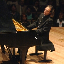 Chopin: dzieła wszystkie w 48 godzin! Niezwykły maraton w wykonaniu Gergelya Bogányego