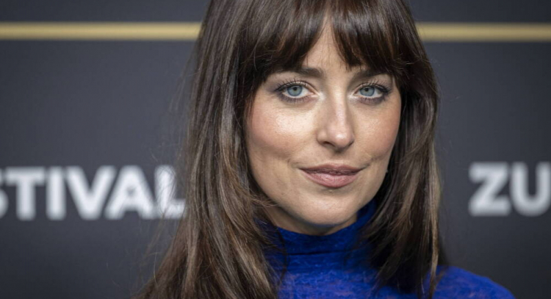 Dakota Johnson i Anne Hathaway w zwiastunie thrillera „Verity”