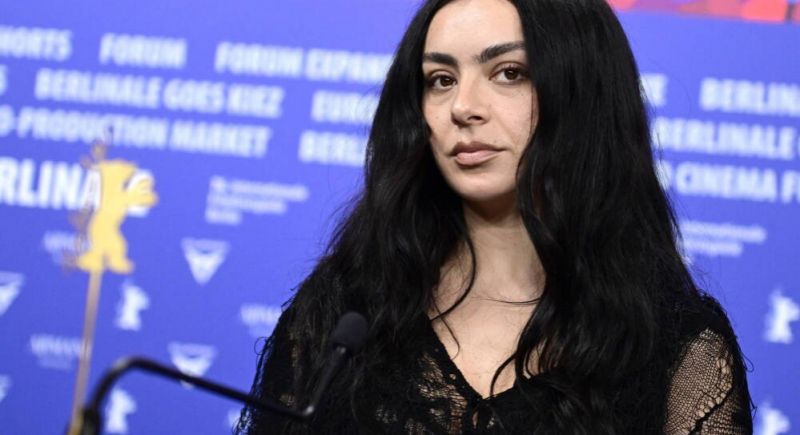 Brytyjska gwiazda pop, Charli XCX, w zwiastunie filmu, który kręcono w Warszawie