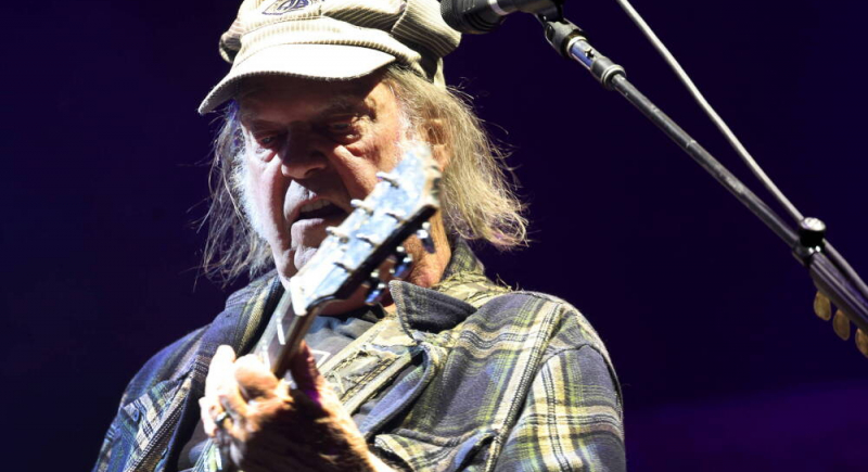Neil Young podarował Grenlandii swój cały katalog muzyczny oraz filmowy