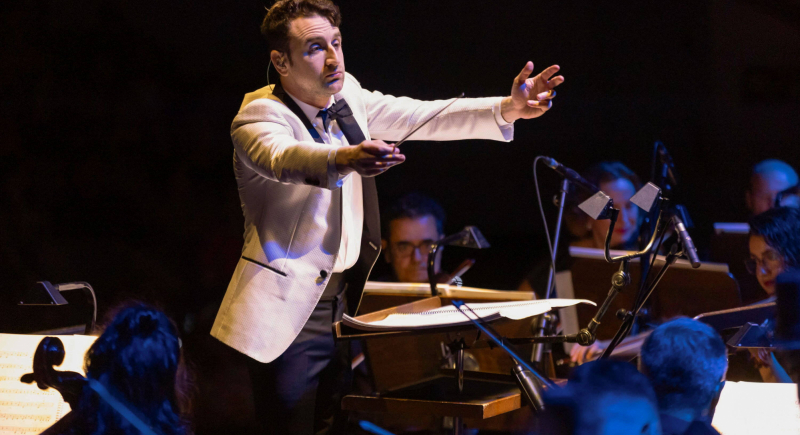 Nagrodzony Oscarem Justin Hurwitz pokieruje orkiestrą na Festiwalu Muzyki Filmowej