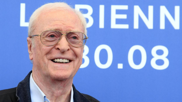Michael Caine napisał powieść. Jego debiut literacki trafi do księgarń w listopadzie