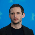 Jamie Bell nową twarzą rodu Shelbych w kontynuacji serialu „Peaky Blinders”