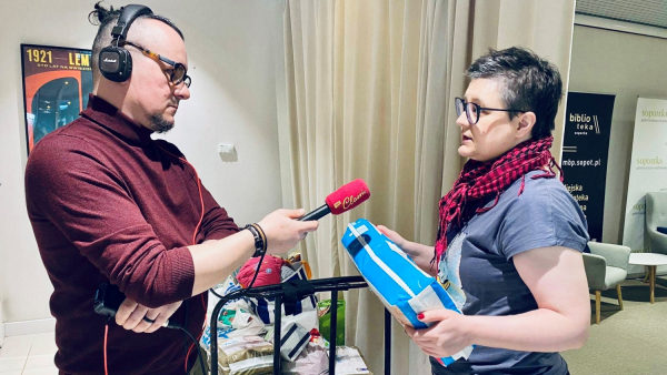 W pomoc uchodźcom z Ukrainy angażują się biblioteki. Bibliotekę w Sopocie z mikrofonem odwiedził Łukasz Wojtusik. Posłuchajcie! 