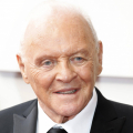 Anthony Hopkins wydaje pierwszy album poświęcony w całości jego twórczości kompozytorskiej