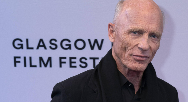 Ed Harris czuł się wprowadzony w błąd przez twórców „Rancza Duttonów”