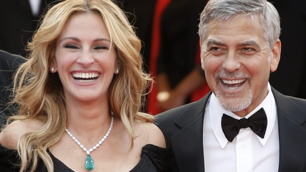 Julia Roberts i George Clooney nie umieli nakręcić sceny pocałunku. Potrzebowali aż 80 dubli