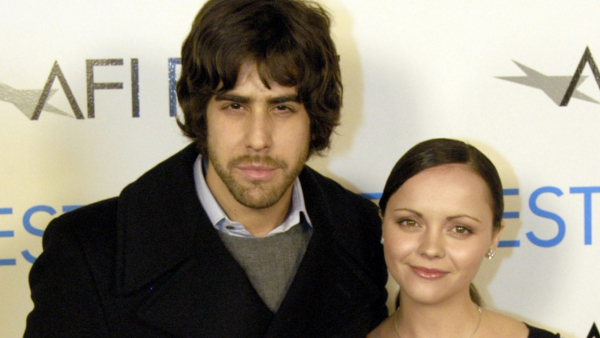 Adam Goldberg u boku Russela Crowe'a w "The Georgetown Project"