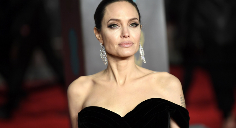 Angelina Jolie w dreszczowcu na urodziny