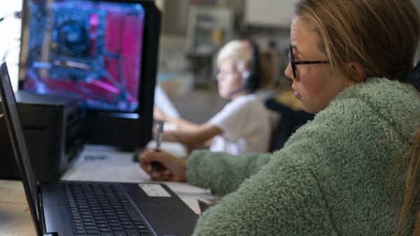 Darmowe biblioteki cyfrowe. #Zostanwdomu i czytaj, słuchaj, oglądaj