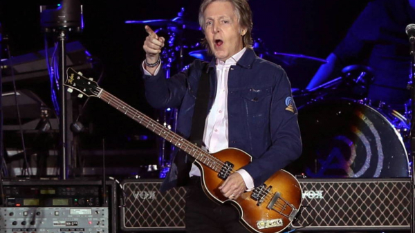 Paul McCartney popiera Johnny`ego Deppa. Pokazał to na ostatnim koncercie