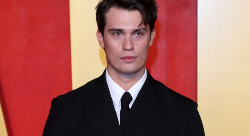 Nicholas Galitzine zagra pierwszego supermodela w historii w nowym filmie Gusa Van Santa