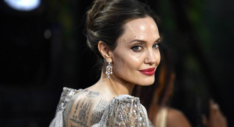 Angelina Jolie wyreżyseruje film o fotografie wojennym Donie McCullinie