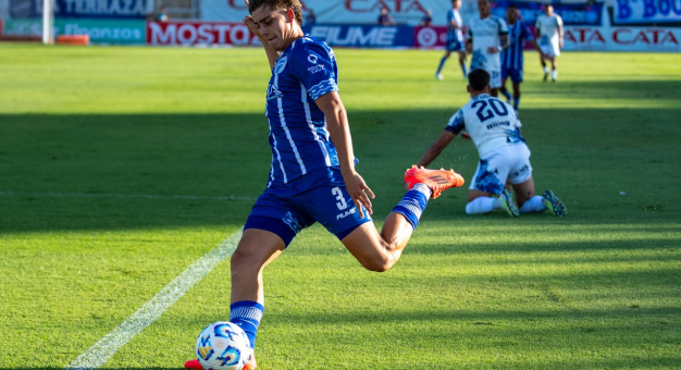 Czym jest technologia VAR i jak zmienia sposób analizy piłki nożnej?