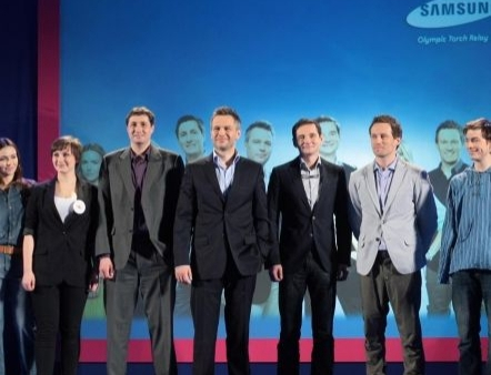 Znicz olimpijski w rękach polskich gwiazd