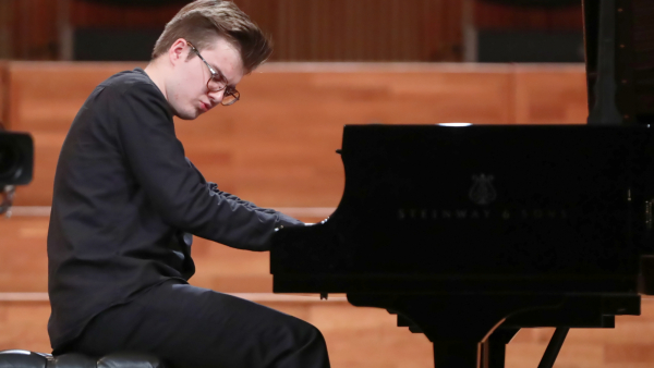 Piotr Alexewicz w gronie 11 pianistów zakwalifikowanych finału Konkursu Chopinowskiego
